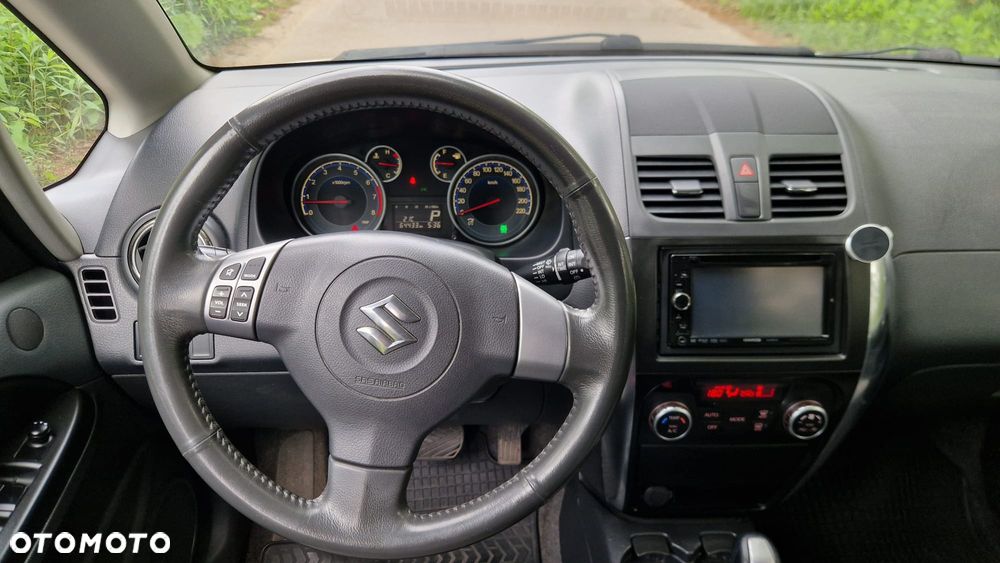 Suzuki SX4 1.6 Premium - 9