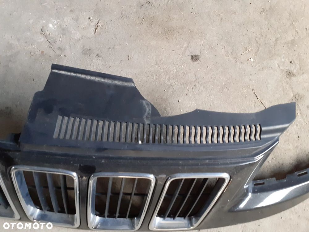 12056 Grill atrapa Jeep Grand Cherokee WK2 lift - 7