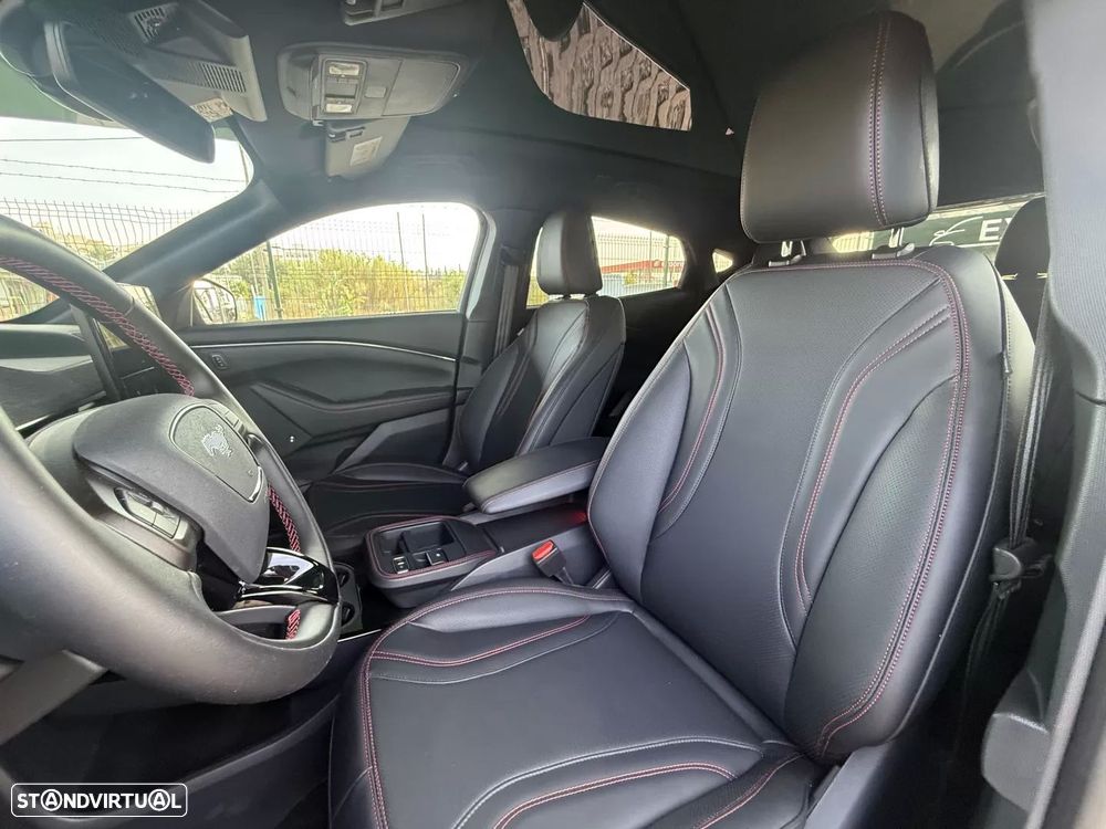 Ford Mustang Mach-E 98.7 kWh Premium AWD - 11