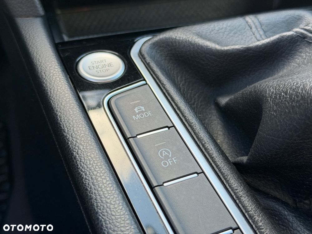 Volkswagen Passat 2.0 TDI EVO Elegance - 18