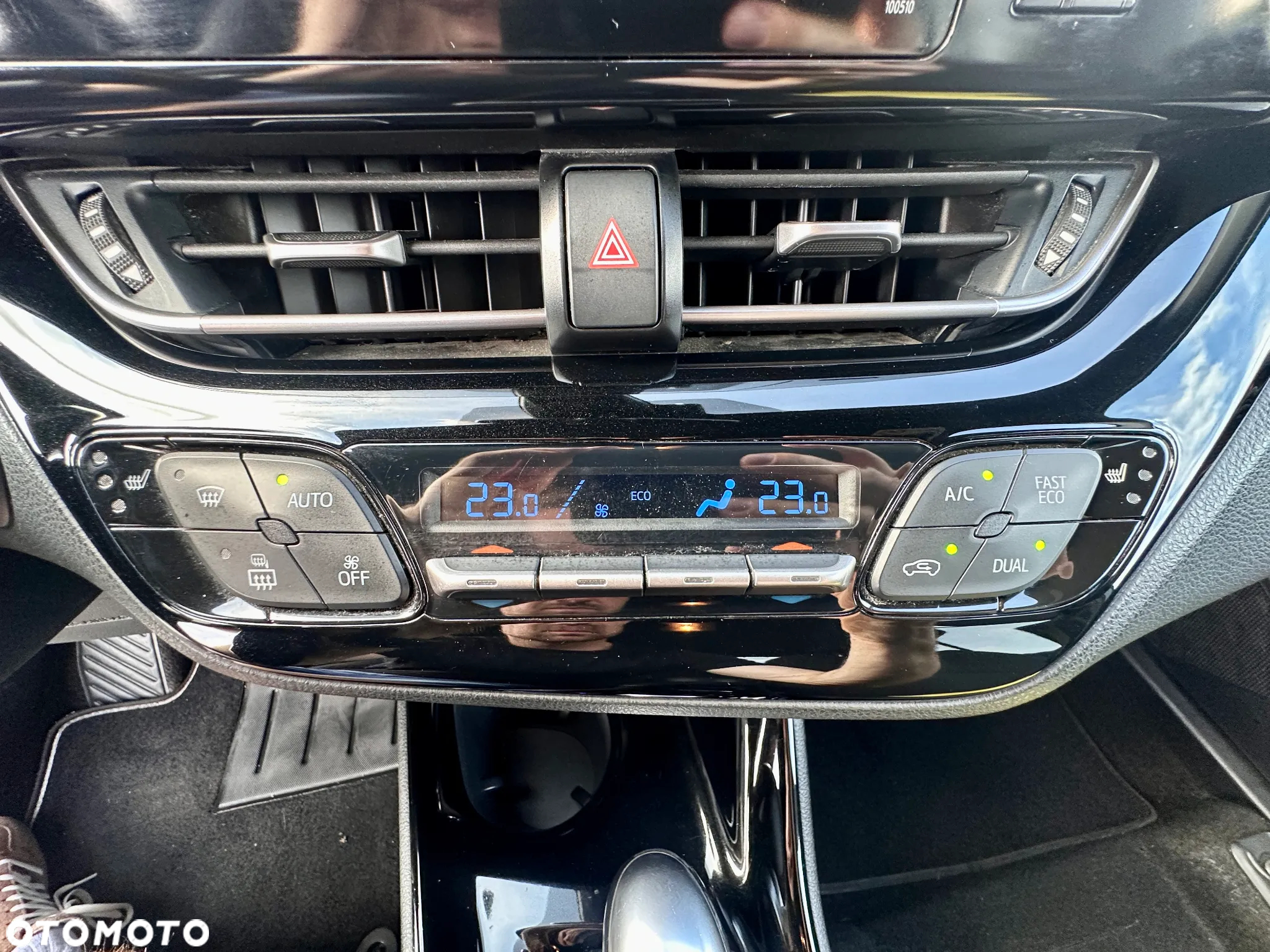 Toyota C-HR 1.8 Hybrid Premium - 18
