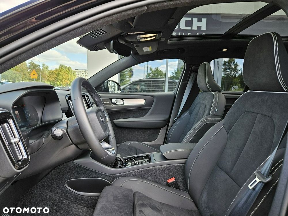 Volvo XC 40 B3 B DKG Ultra Black Edition - 7