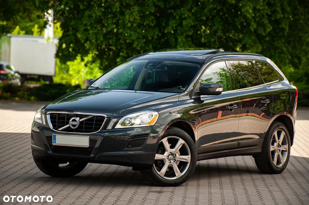 Volvo XC 60 D5 AWD Geartronic Momentum - 26