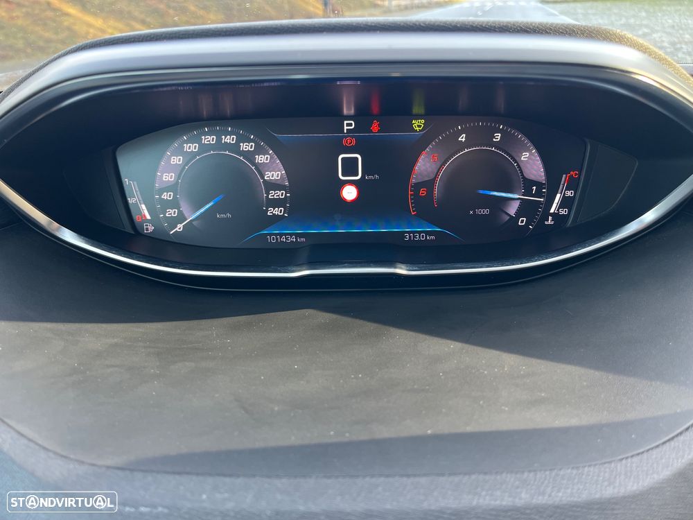 Peugeot 3008 1.5 BlueHDi Allure EAT8 - 17