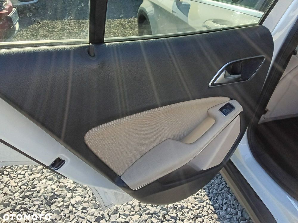 Mercedes-Benz GLA - 30