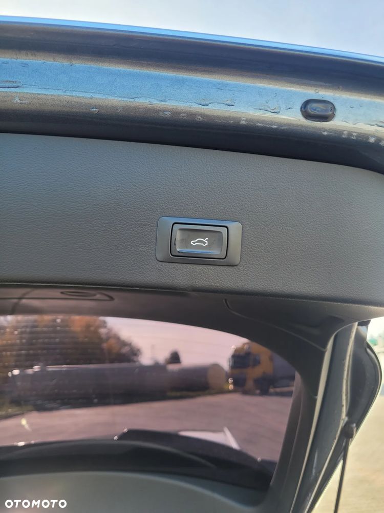 Audi A6 Avant 2.0 TDI Ultra S tronic - 9