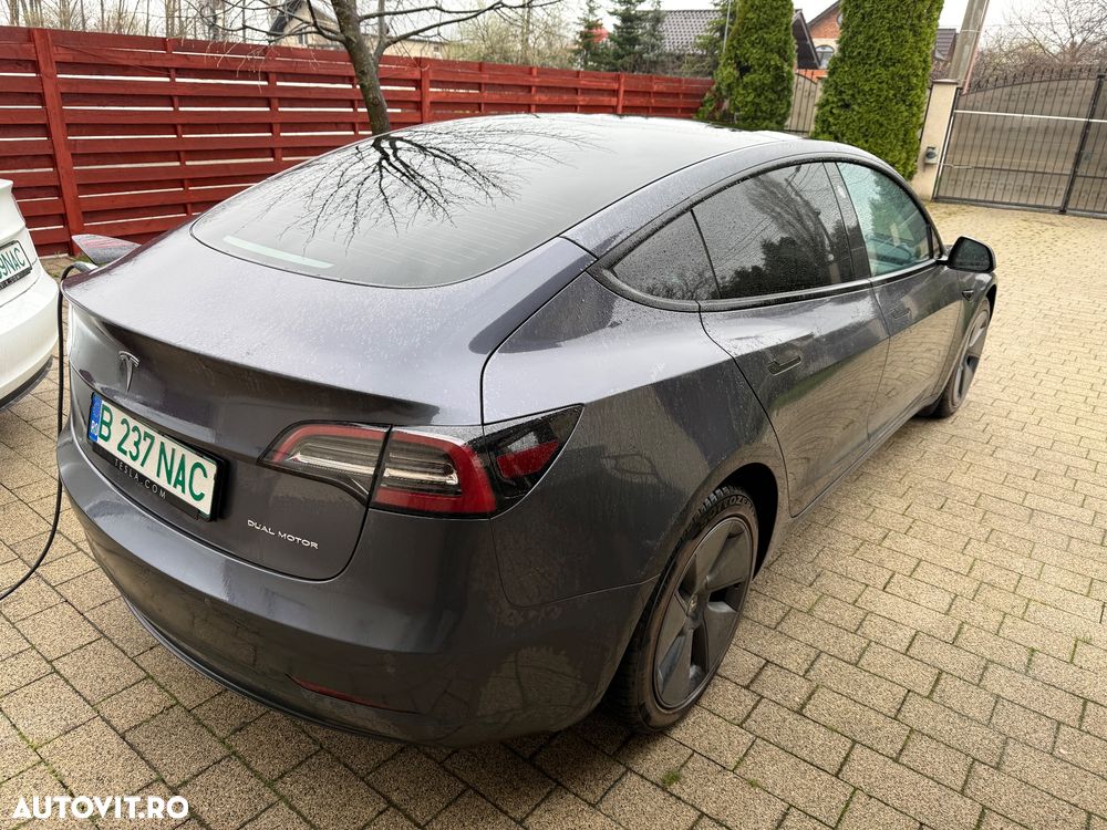 Tesla Model 3 - 3