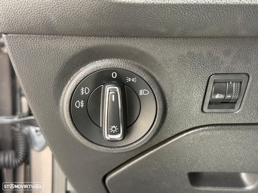 SEAT Leon 1.6 TDI ECOMOTIVE Style - 19