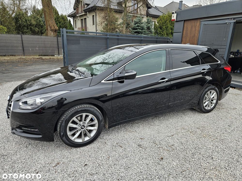 Hyundai i40 Kombi blue 1.6 Trend - 4