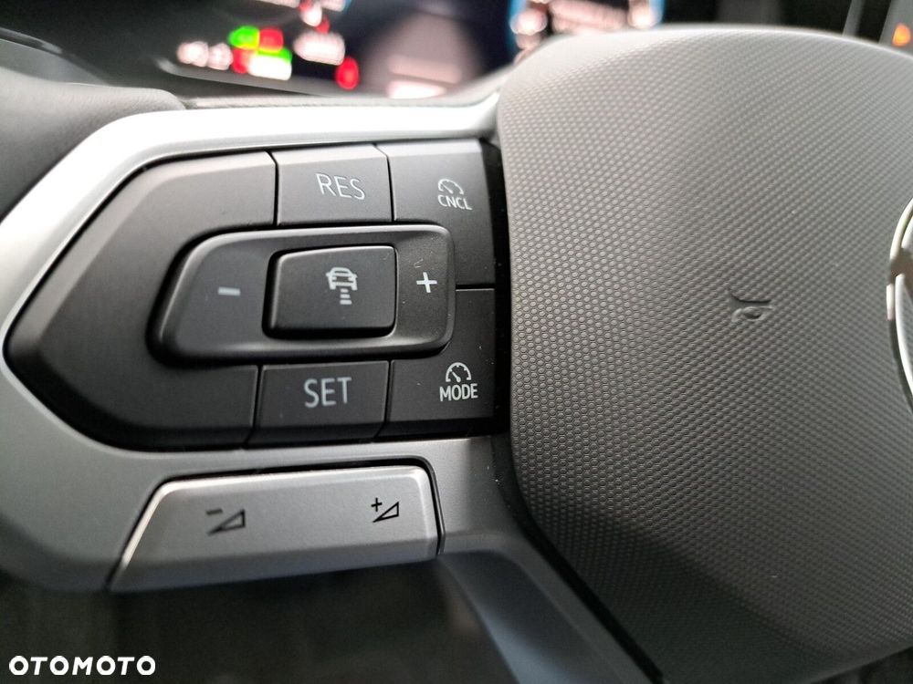 Volkswagen Multivan - 13