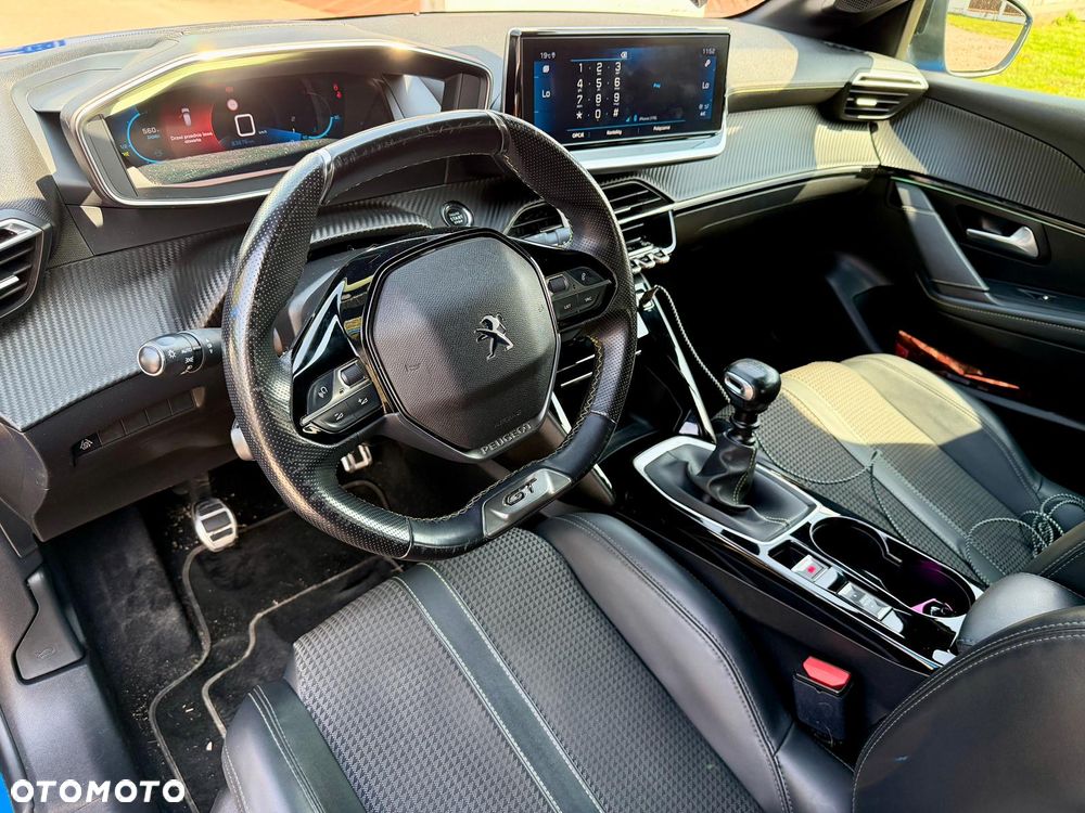 Peugeot 208 - 6