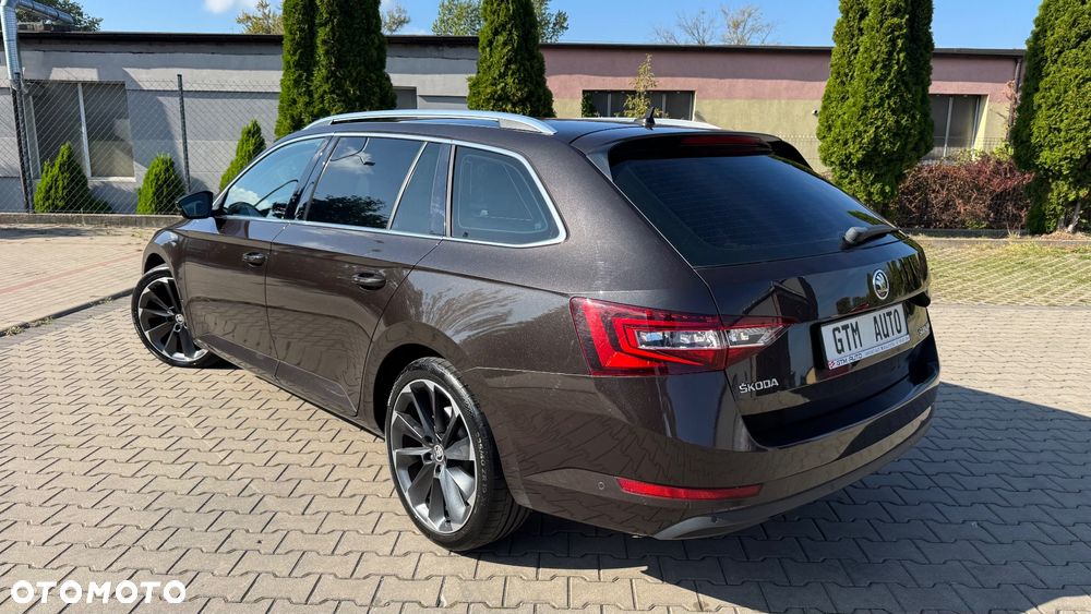 Skoda Superb 2.0 TDI DSG Style - 10
