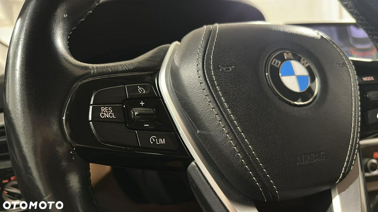 BMW Seria 5 - 22