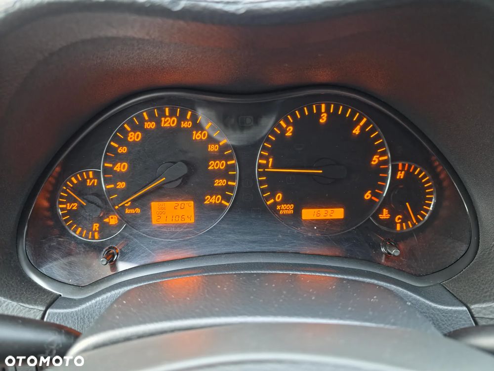 Toyota Avensis 2.0 D-4D Sol - 8