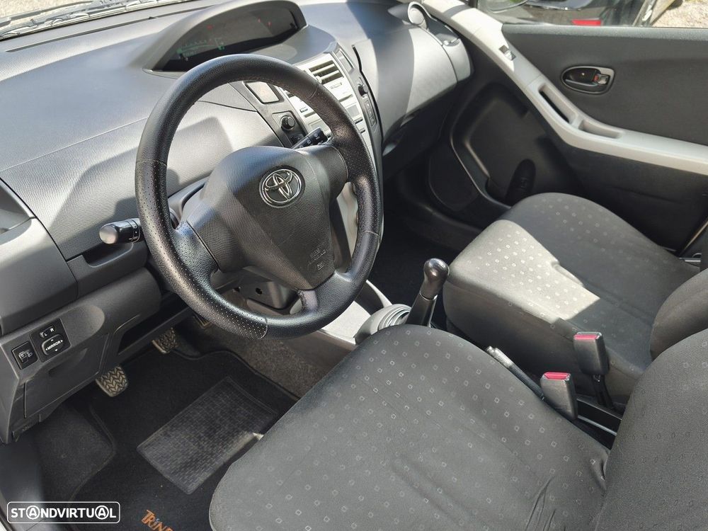 Toyota Yaris 1.0 VVT-i - 8
