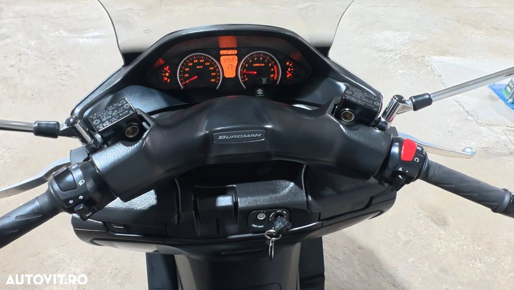 Suzuki AN 400 Burgman - 7