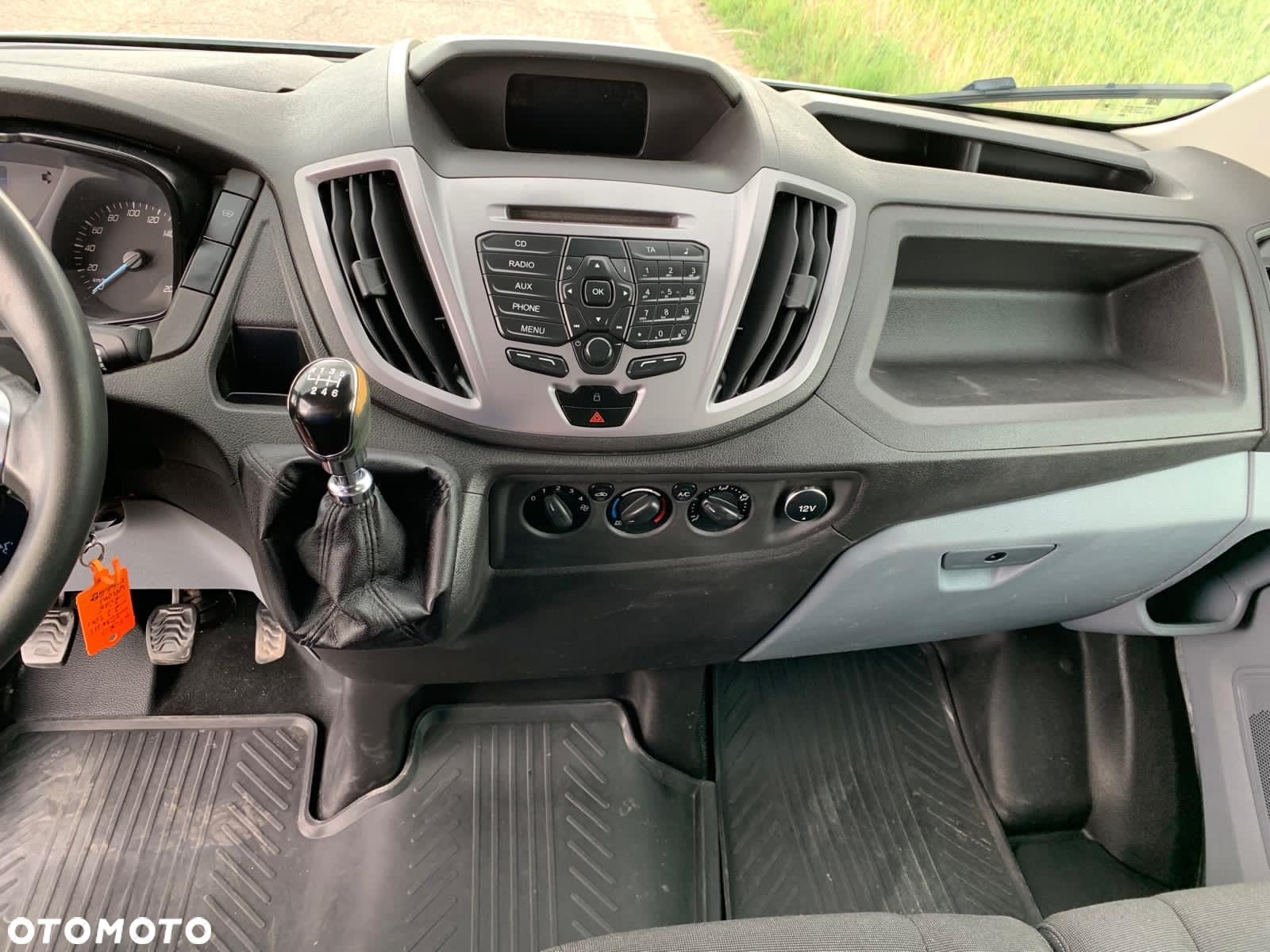 Ford Transit - 17