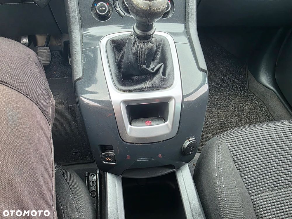 Peugeot 5008 155 THP Premium - 28