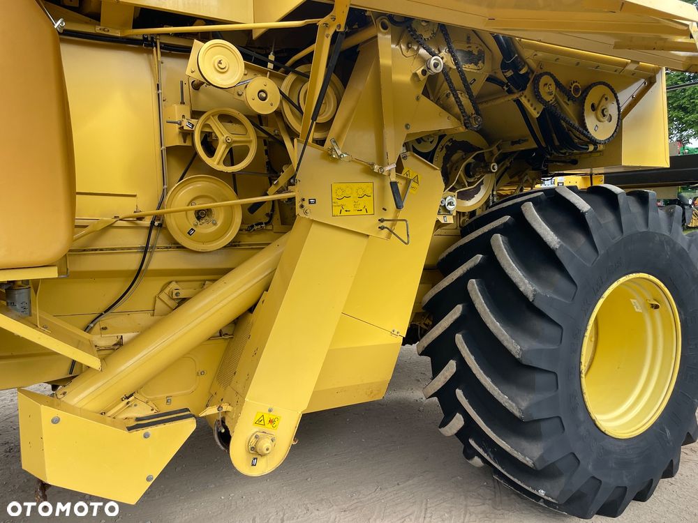 New Holland TX 66 - 12