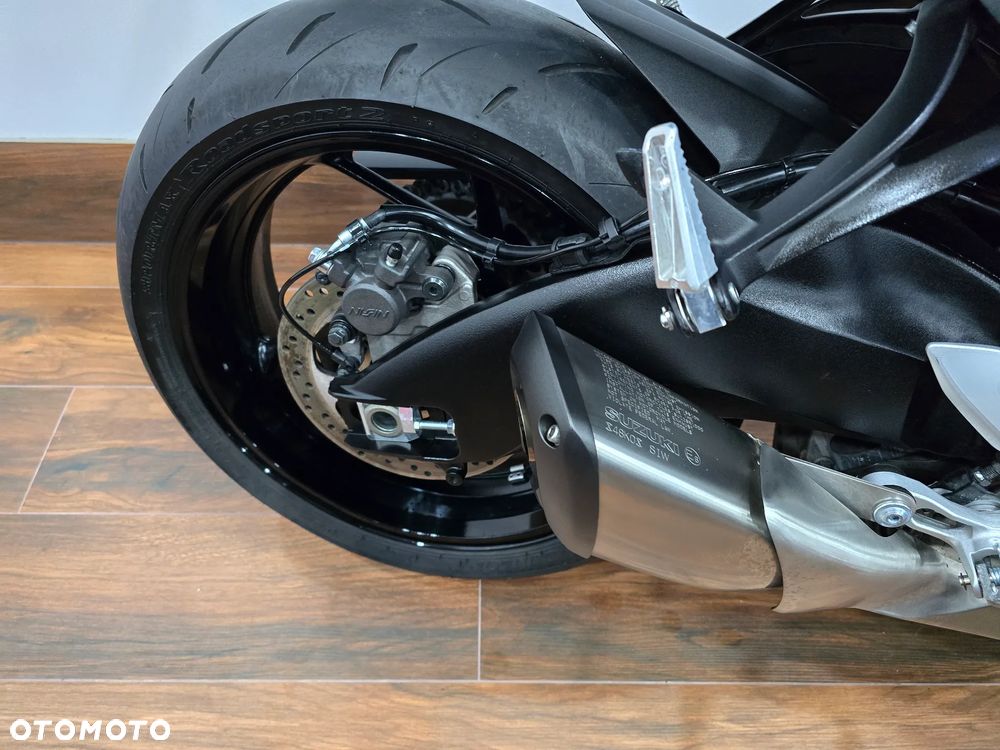 Suzuki GSX - 30