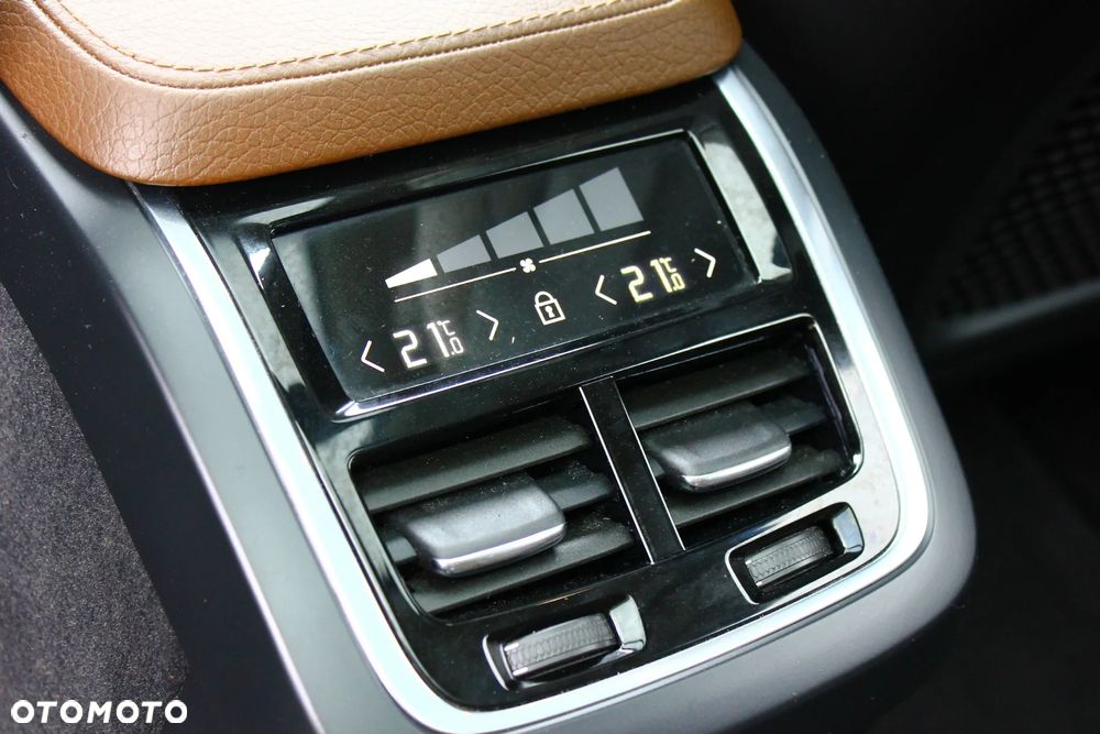 Volvo XC 90 B5 D AWD Momentum Pro 7os - 35