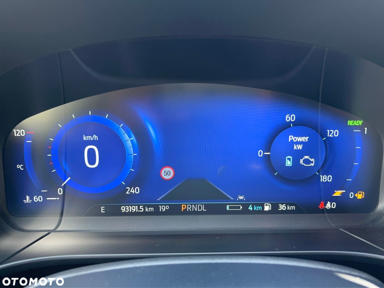 Ford Kuga - 25