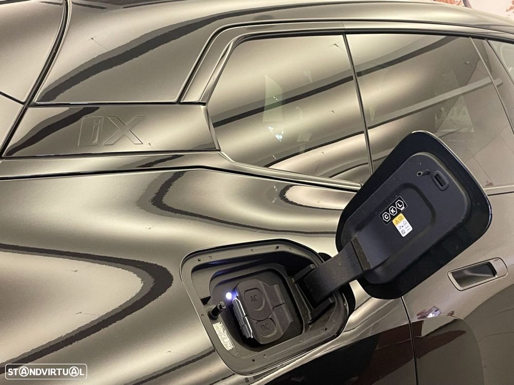 BMW iX xDrive 50 Pack Desportivo - 27