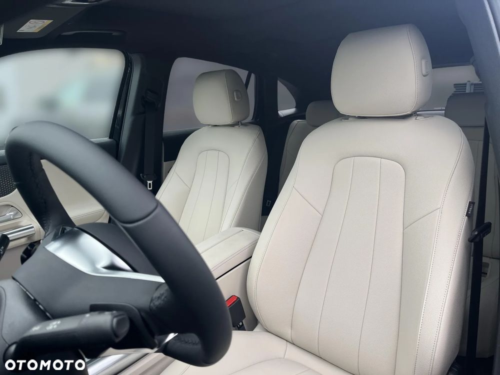 Mercedes-Benz GLA - 11