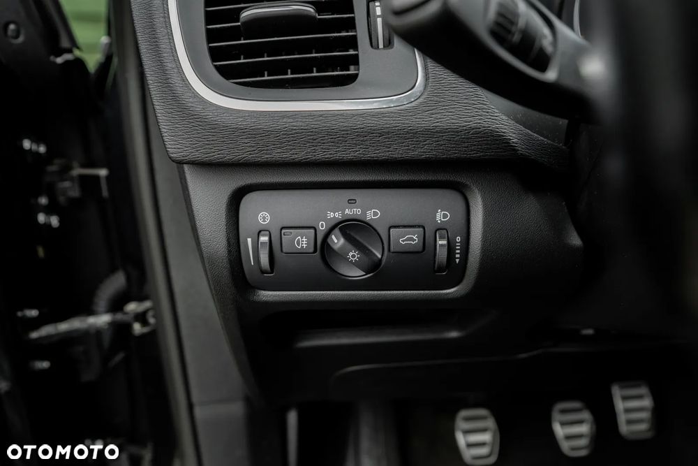 Volvo V40 D4 Drive-E Kinetic - 28