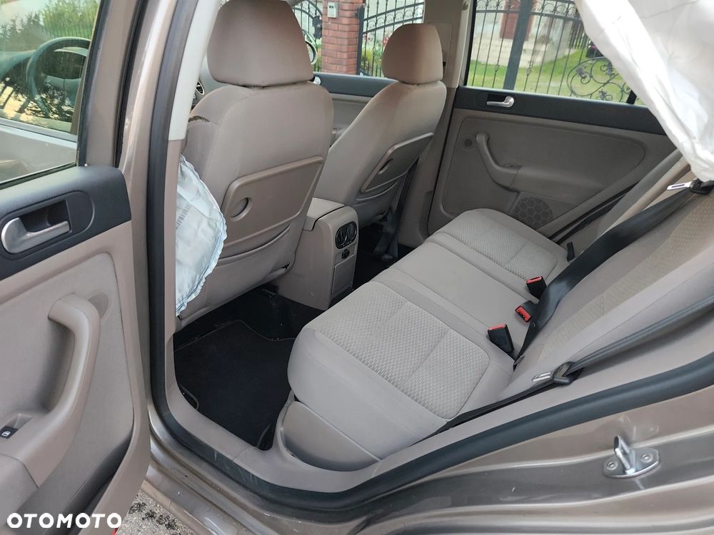 Volkswagen Golf - 9