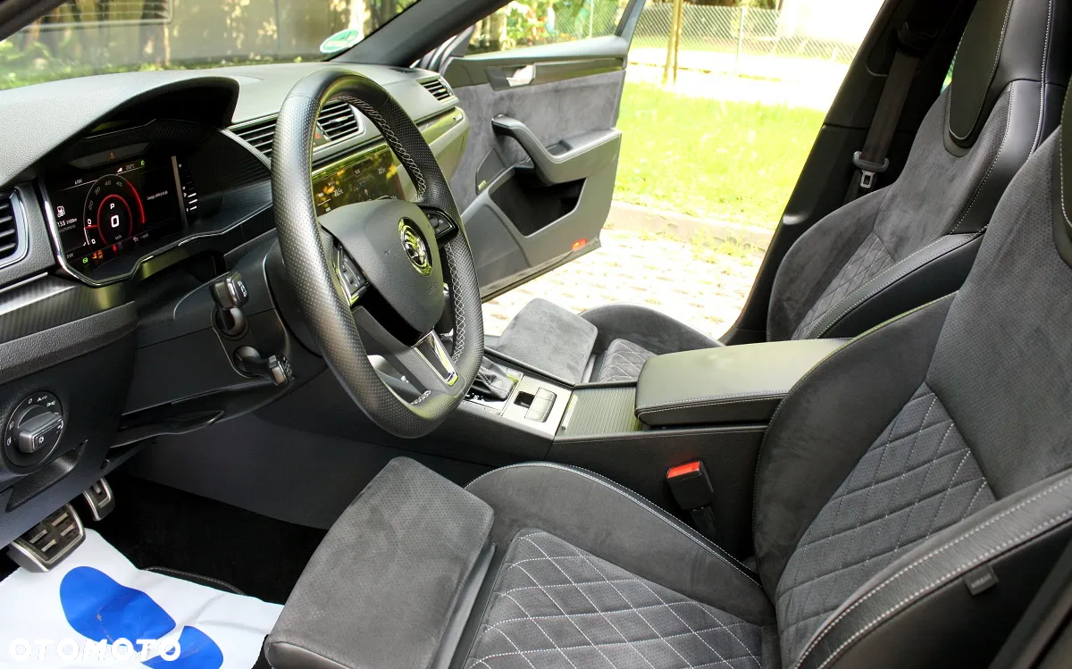Skoda Superb Combi 2.0 TDI DSG Sportline - 14