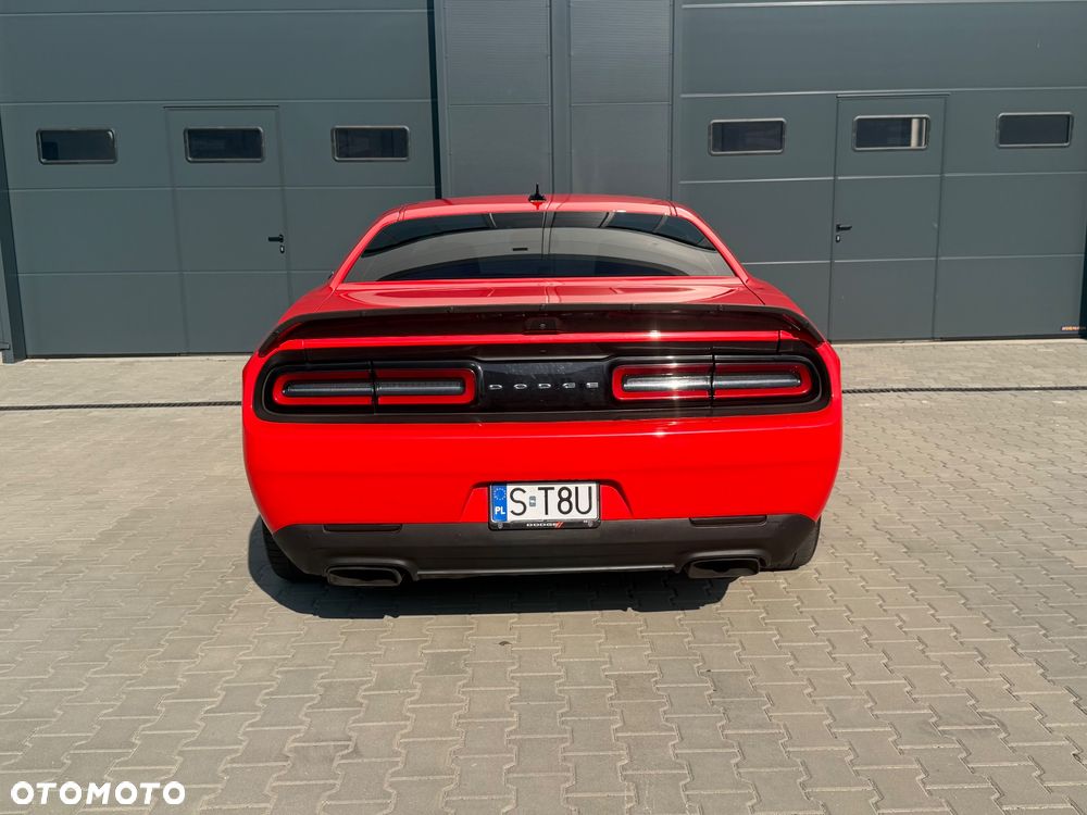 Dodge Challenger - 10