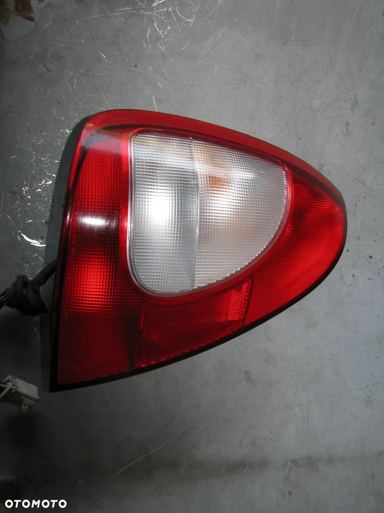 LAMPA LEWY TYŁ DAEWOO NUBIRA 2