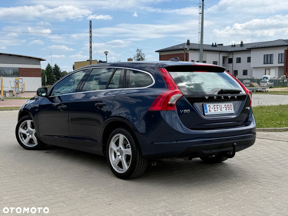 Volvo V60 D2 Momentum - 2