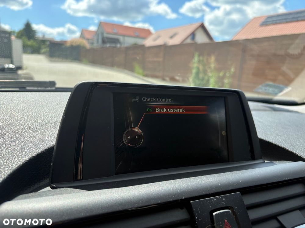 BMW Seria 1 116d DPF - 16