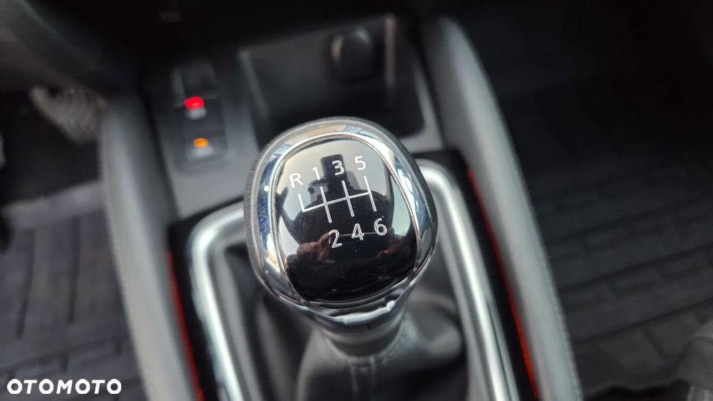 Nissan Qashqai 1.3 DIG-T N-CONNECTA - 23