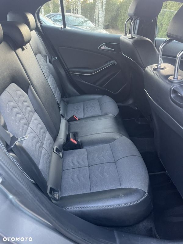 Mercedes-Benz GLA 180 (CDI) d 7G-DCT - 21