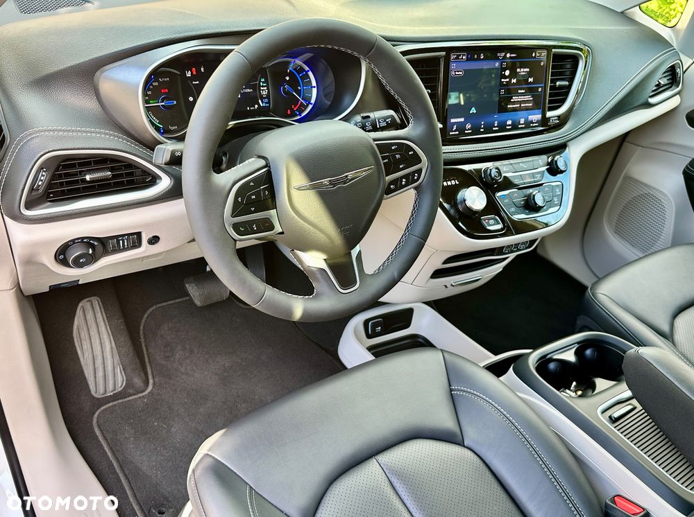 Chrysler Pacifica - 3