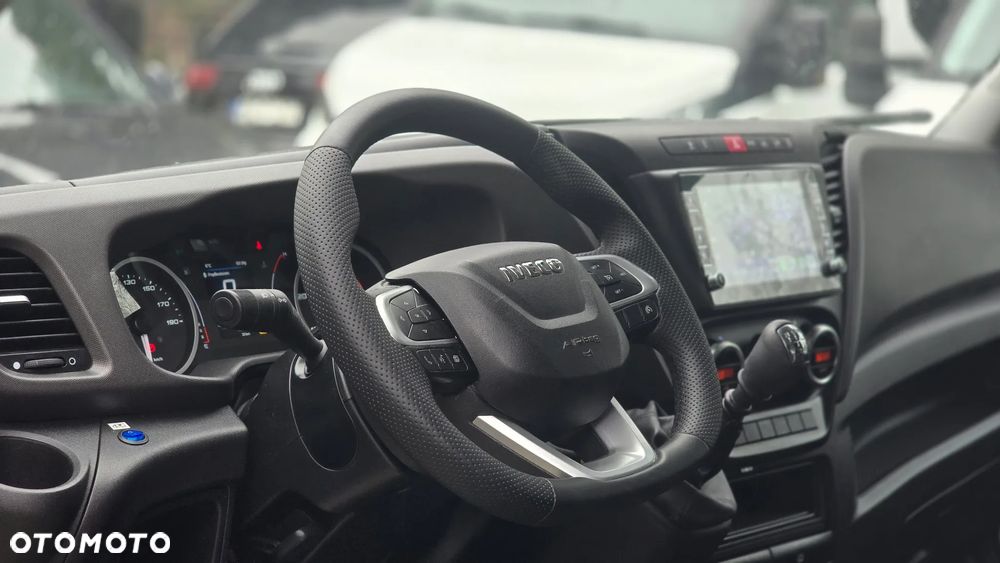 Iveco ❗️❗️DAILY 3.0 180Km 35S18 JAK NOWY ❗️❗️LIFT / CHŁODNIA MROŹNIA -32 +32 / ZASILANIE 230V / PIERWSZY WŁASCICIEL / NAVI / KAMERA COFANIA / FULL LED / TEMPOMAT AKTYWNY / GRUBA ŚCIANKA / ZABUDOWA IGLOOCAR / AGREGAT CARRIER / WERSJA WZMOCNIONA / FULL OPCJA / SERWIS ASO / SALON POLSKA /❗❗ JAK Z SALONU - NOWY -❗❗ - 40