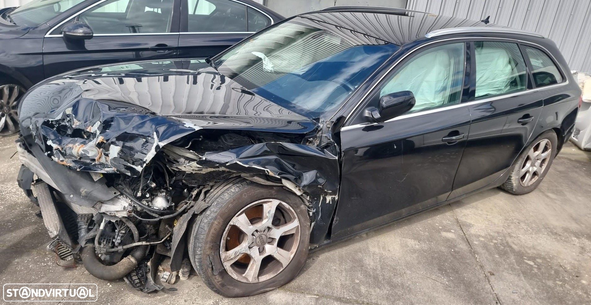 AUDI A4 (8K2, B8) 2.0 TDI de 2010 disponível para peças - 1