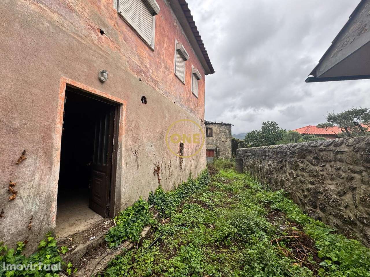 Moradia para restauro - Grande imagem: 3/4