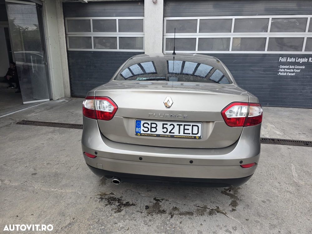 Renault Fluence 1.6 16V Authentique - 9