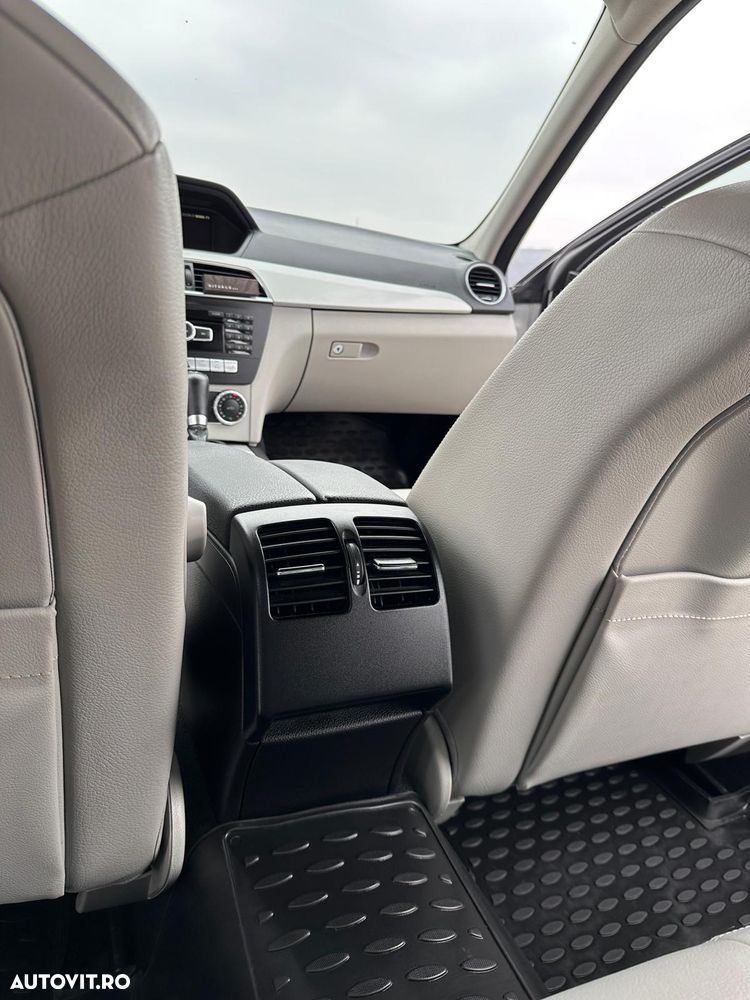 Mercedes-Benz C 200 (BlueEFFICIENCY) 7G-TRONIC Avantgarde - 17