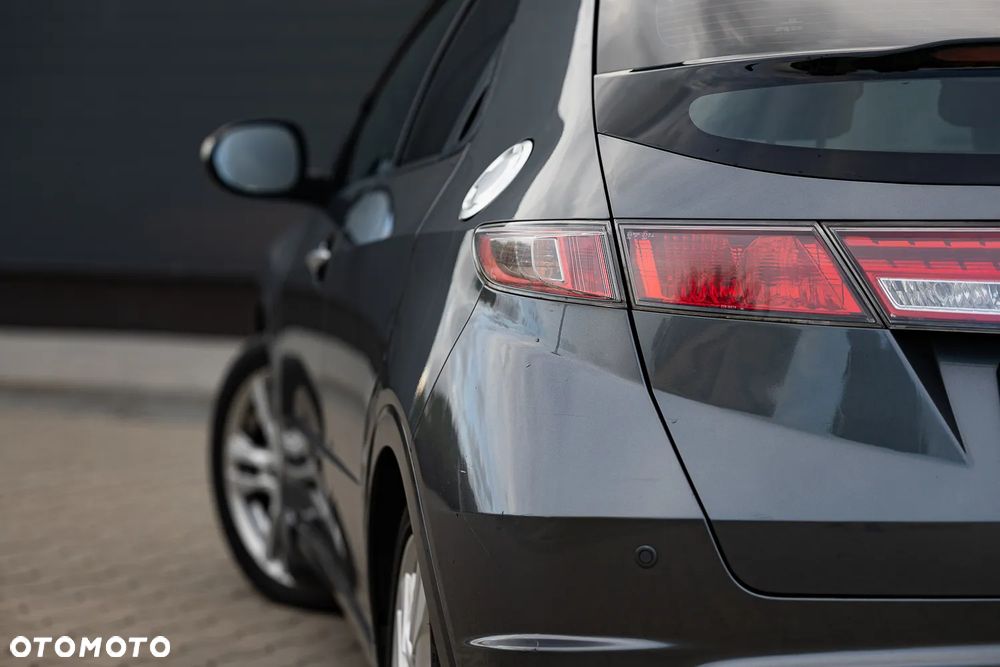 Honda Civic 1.8 Executive - 24