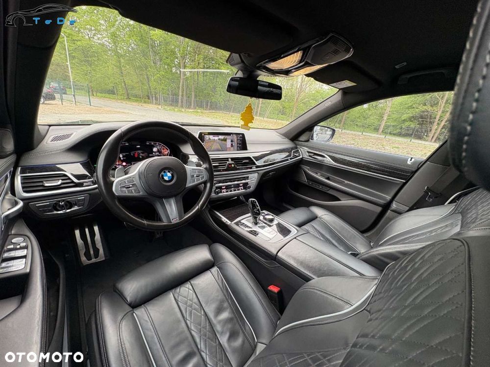 BMW Seria 7 750i xDrive - 27