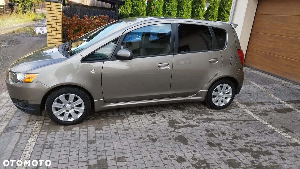 Mitsubishi Colt - 16