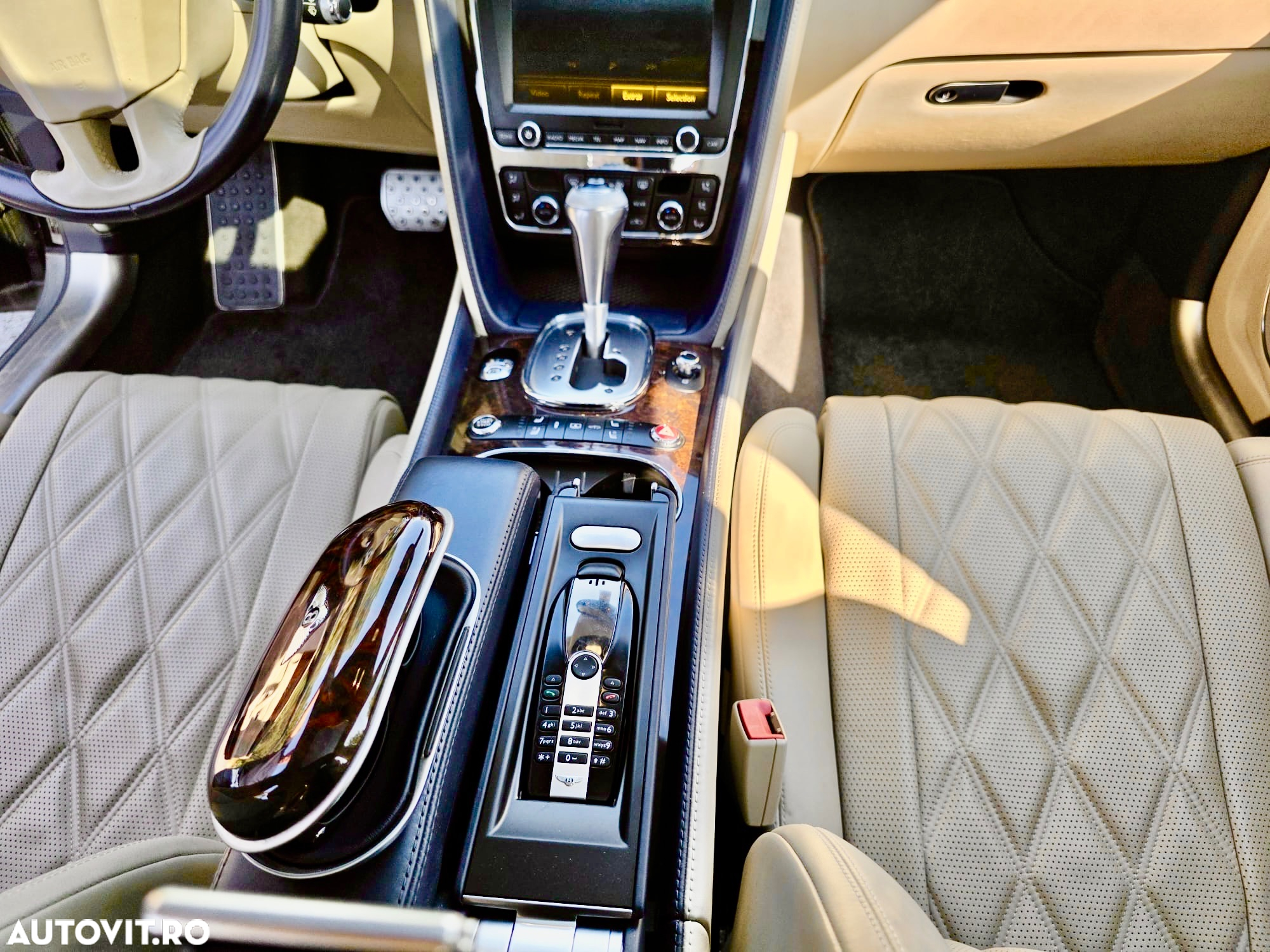 Bentley Flying Spur V8 Mulliner - 9