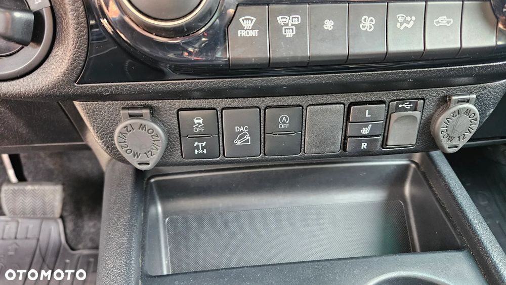 Toyota Hilux 2.8 D-4D Double Cab SR5 4x4 - 23