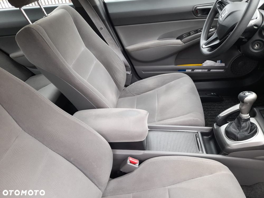 Honda Civic 1.8 Comfort - 8