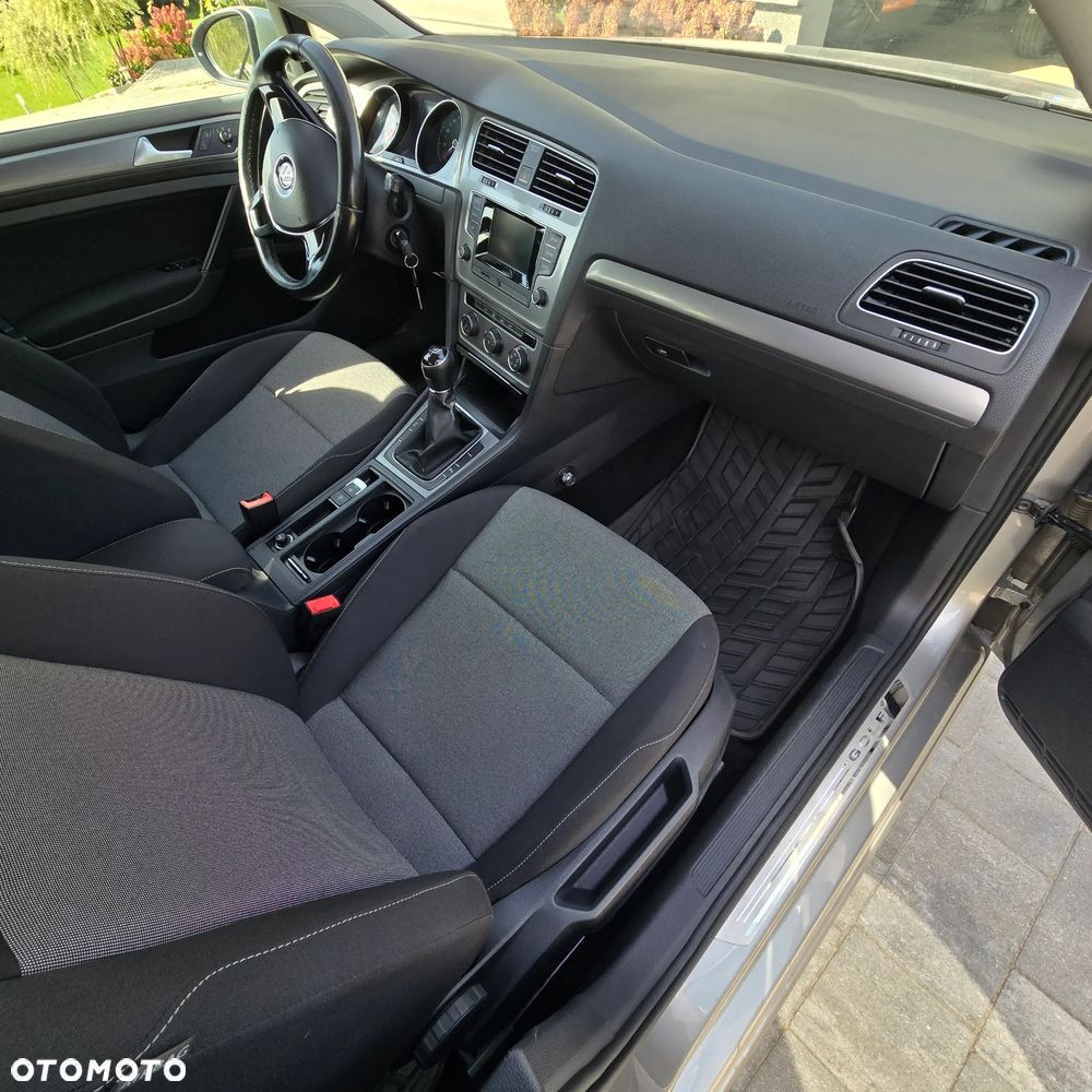 Volkswagen Golf VI 1.6 TDI BlueMot Comfortline - 12